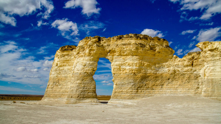 Travel World International Magazine: The Surprising Beauty of the Kansas Badlands